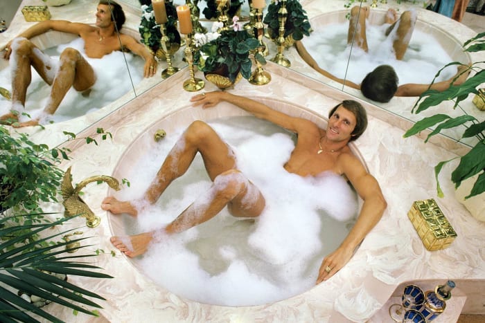 1983-Rick-Barry-hot-tub-016941762.jpg